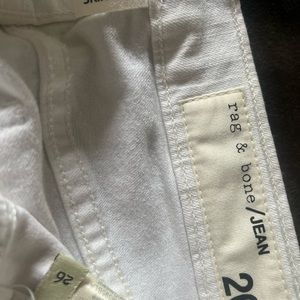 Rag & Bone! Sz 26 Skinny jeans.